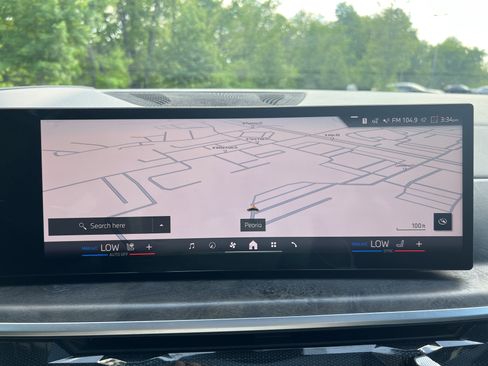 Used 2024 BMW X5 xDrive40i w/ Premium Package image 17