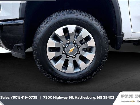 New 2026 Chevrolet Silverado 2500 Custom w/ Custom Value Package AWD/4WD image 8