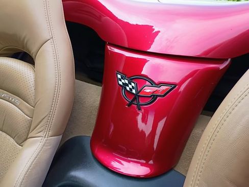 Used 2002 Chevrolet Corvette Convertible w/ Preferred Equipment Group2 RWD image 48