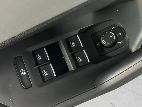 New 2026 Volkswagen Jetta SE FWD image 21