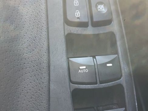 Used 2013 Hyundai Elantra Limited w/ Technology Pkg image 21