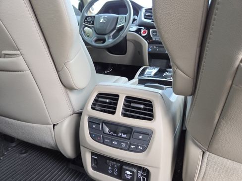 Used 2022 Honda Pilot Elite image 25
