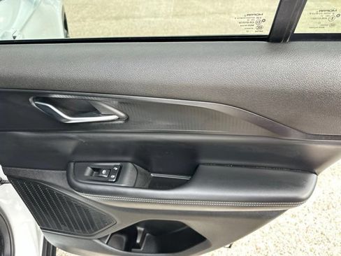 Used 2024 Jeep Grand Cherokee Altitude RWD image 44