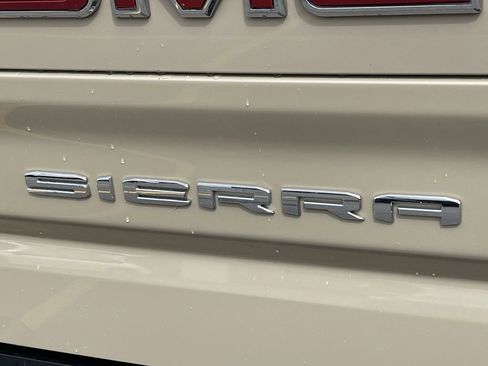 Used 2022 GMC Sierra 1500 AT4 AWD/4WD image 7