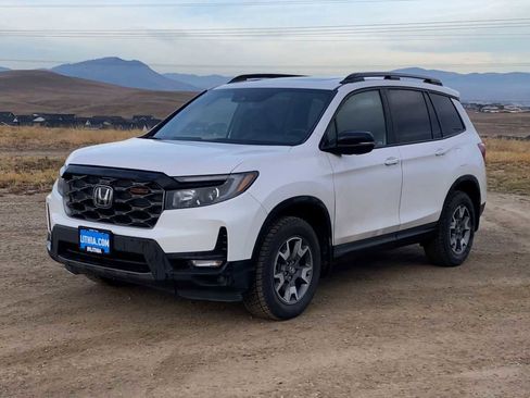 Used 2023 Honda Passport TrailSport image 4