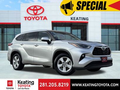 Certified 2022 Toyota Highlander LE