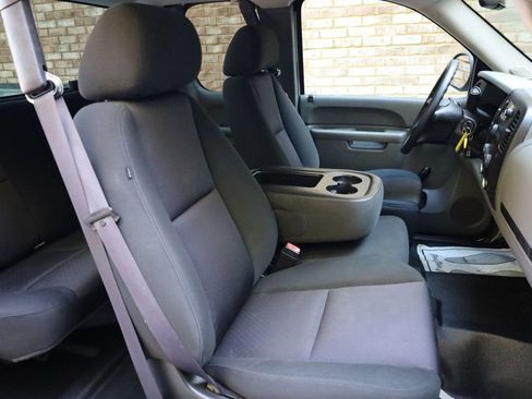 Used 2011 Chevrolet Silverado 1500 W/T image 12