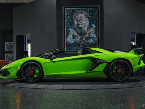 Used 2021 Lamborghini Aventador SVJ image 25