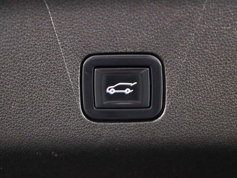 Used 2022 Chevrolet Tahoe Z71 w/ Luxury Package image 35