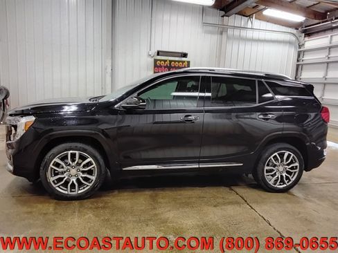 Used 2024 GMC Terrain Denali w/ Denali Premium Package AWD/4WD image 5