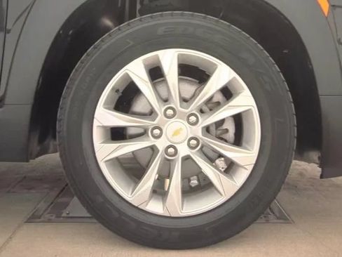 Used 2021 Chevrolet TrailBlazer LS FWD image 12