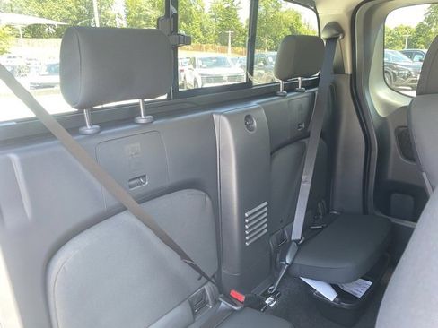 New 2025 Nissan Frontier S image 29
