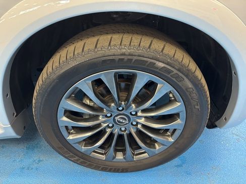 Used 2024 Nissan Armada Platinum w/ Captain's Chairs Package image 3