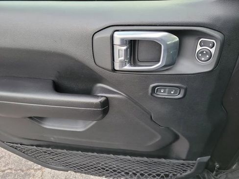 Used 2021 Jeep Wrangler Unlimited Rubicon AWD/4WD image 19