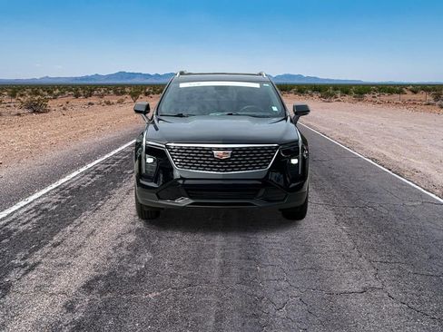 Certified 2025 Cadillac XT4 Premium Luxury image 2