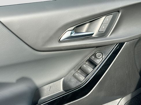 Used 2025 Chevrolet Equinox LT FWD image 18