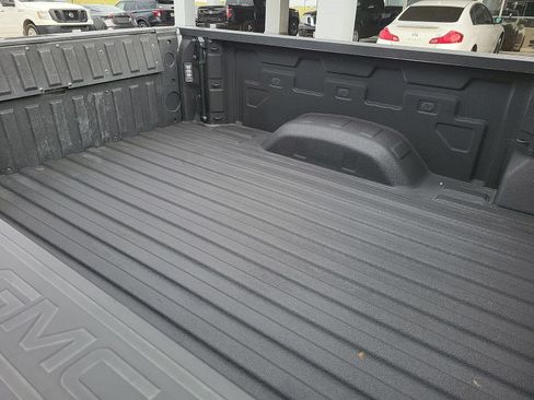 Used 2024 GMC Sierra 2500 AT4 w/ AT4 Premium Plus Package AWD/4WD image 27