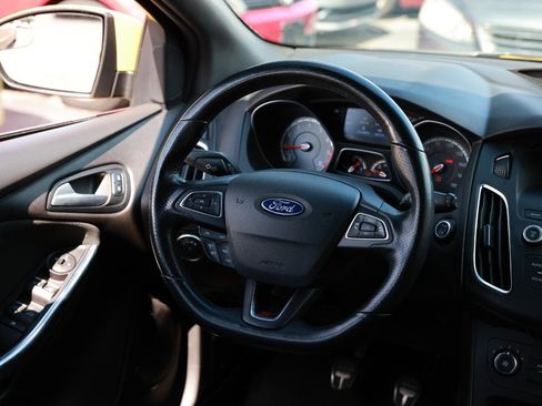 Used 2017 Ford Focus ST FWD image 28