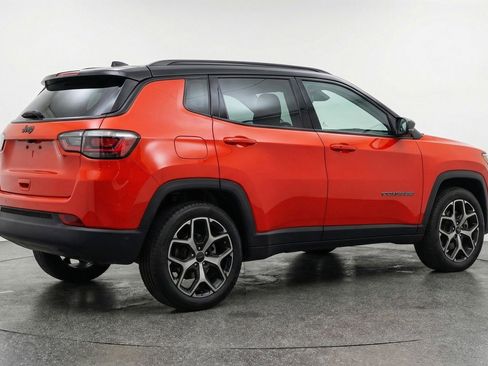 Used 2025 Jeep Compass Limited AWD/4WD image 9