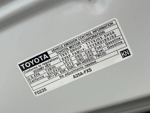 Used 2026 Toyota Sienna XLE image 30