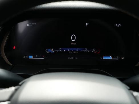 Used 2023 Jeep Grand Cherokee L Laredo image 21