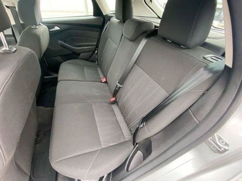 Used 2015 Ford Focus SE w/ SE Sport Package FWD image 18