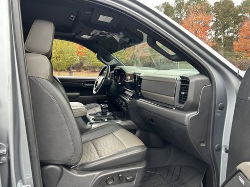 Used 2023 Chevrolet Silverado 1500 ZR2 w/ Technology Package image 48