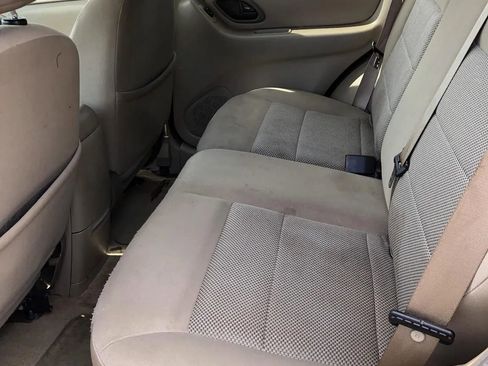 Used 2005 Ford Escape XLT image 14