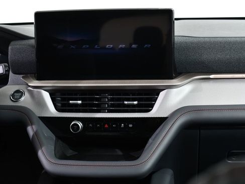 New 2025 Ford Explorer Active w/ Active Comfort Package image 9