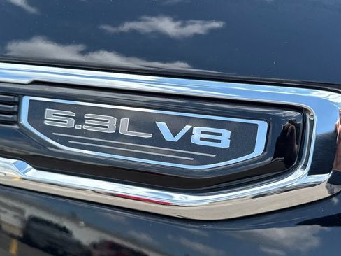 Used 2025 GMC Sierra 1500 SLT AWD/4WD image 11