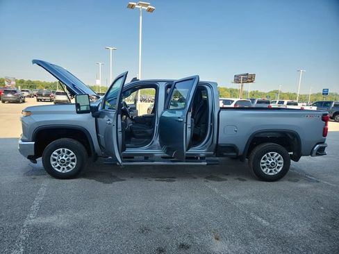 Used 2025 Chevrolet Silverado 2500 LT w/ Convenience Package AWD/4WD image 14