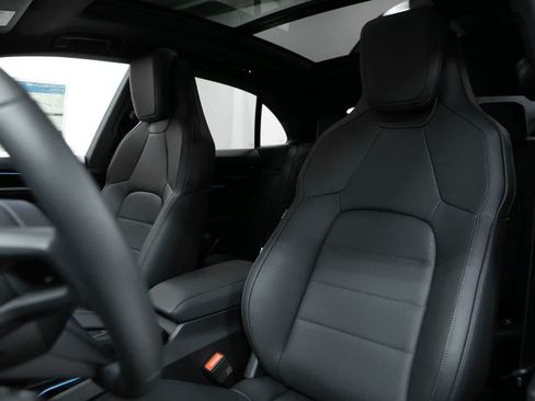 New 2026 Porsche Macan Electric RWD image 5
