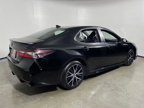 Certified 2023 Toyota Camry SE image 3