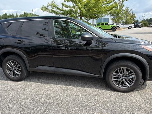 Used 2024 Nissan Rogue S AWD/4WD image 7