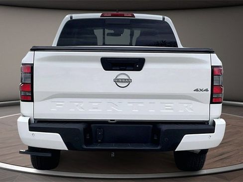 New 2026 Nissan Frontier 4x4 Crew Cab image 4