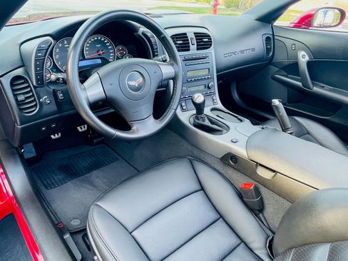 Used 2006 Chevrolet Corvette Convertible w/ Preferred Equipment Group RWD image 30