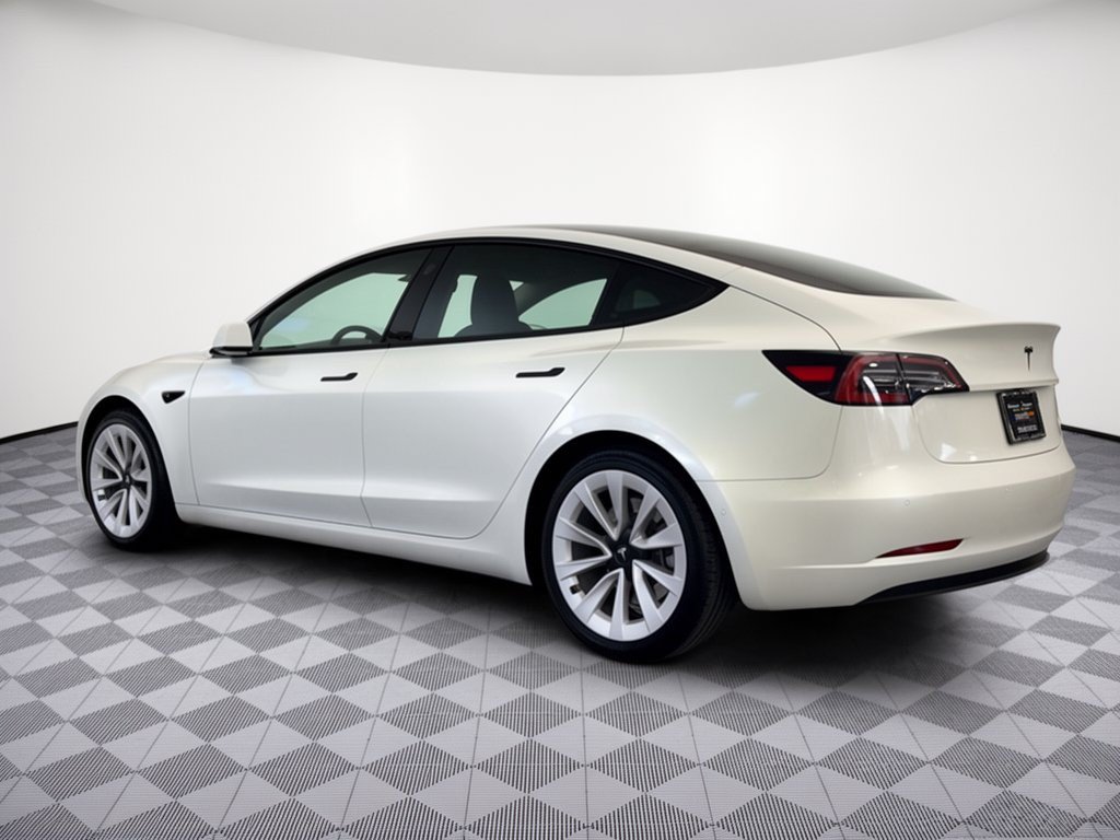 Used 2022 Tesla Model 3 RWD image 3