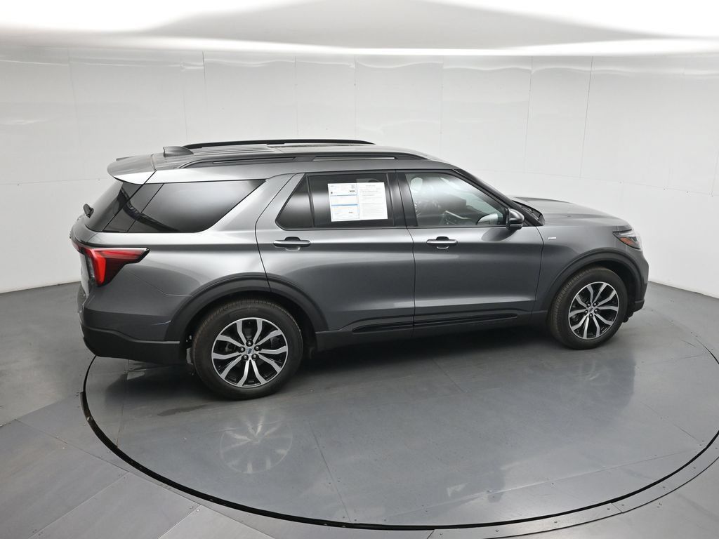 Certified 2026 Ford Explorer ST-Line AWD/4WD image 39