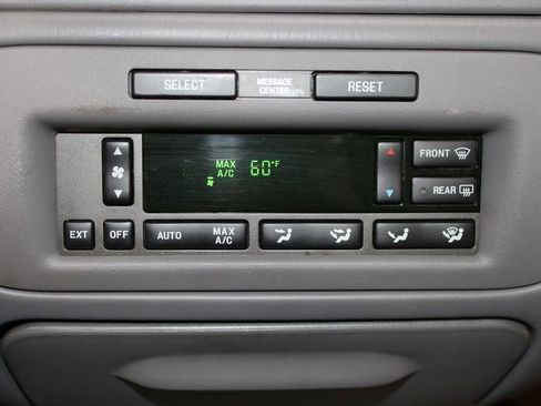 Used 2002 Lincoln Town Car Executive image 28