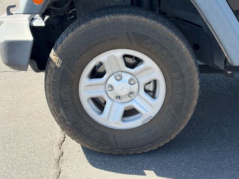 Used 2016 Jeep Wrangler Unlimited Sport w/ Quick Order Package 24S AWD/4WD image 5