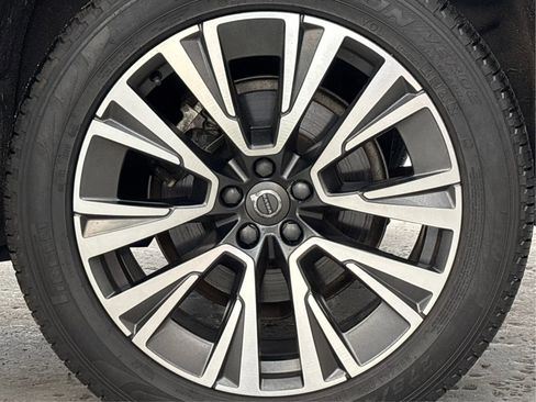 Used 2022 Volvo XC90 T6 Momentum w/ Climate Package image 32