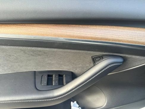 Used 2023 Tesla Model 3 Standard Range RWD image 5