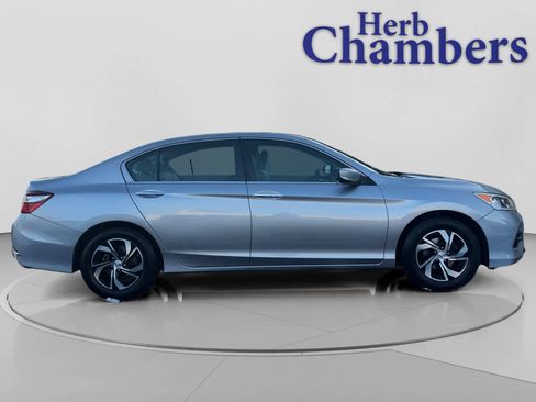 Used 2017 Honda Accord LX image 10
