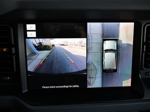 Used 2023 Ford Bronco Badlands image 37