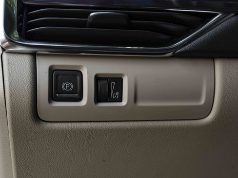 Used 2023 Cadillac XT4 Luxury FWD image 40