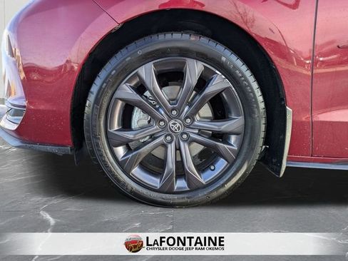 Used 2024 Toyota Sienna XSE image 35