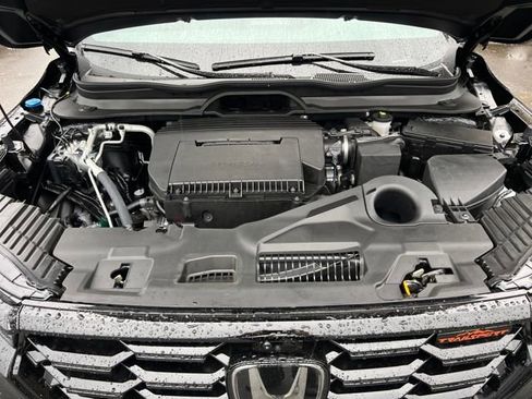 New 2025 Honda Pilot TrailSport image 29