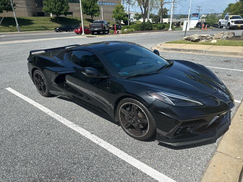 Used 2021 Chevrolet Corvette Stingray Premium Cpe w/ Z51 Performance Package RWD image 2
