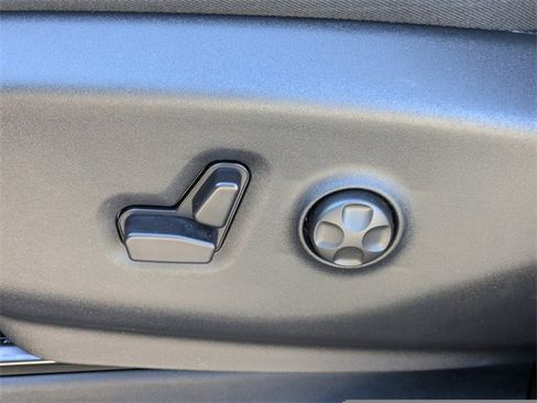 New 2025 Chrysler Voyager LX image 21