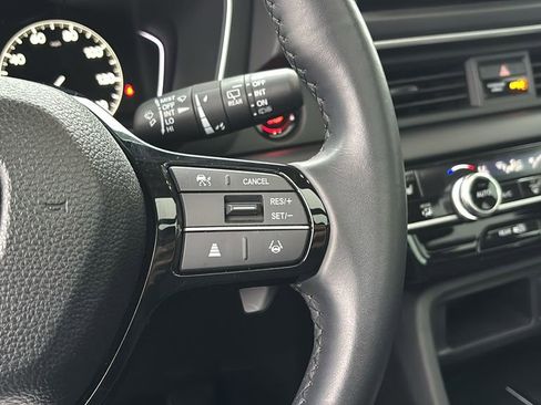 Certified 2023 Honda Pilot Touring image 18